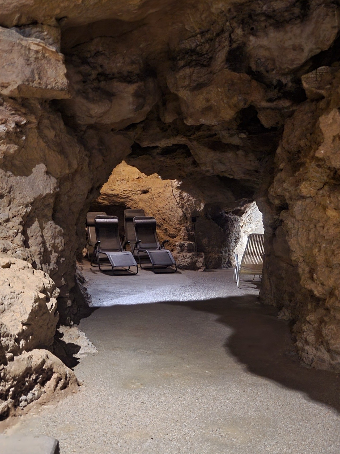 Liegen im Ruhebereich der Teufelshöhle