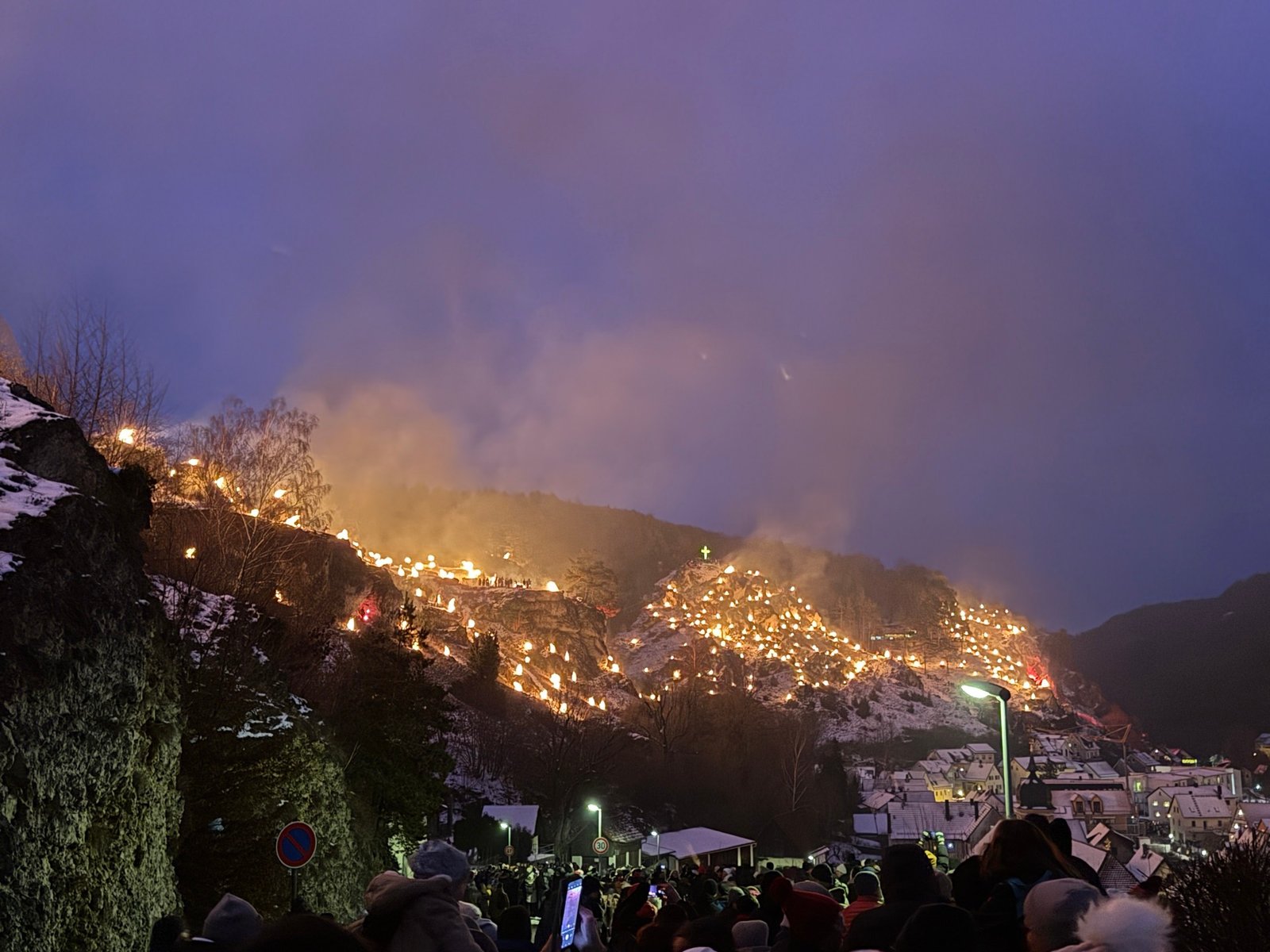 Lichterfest über den Dächern von Pottenstein
